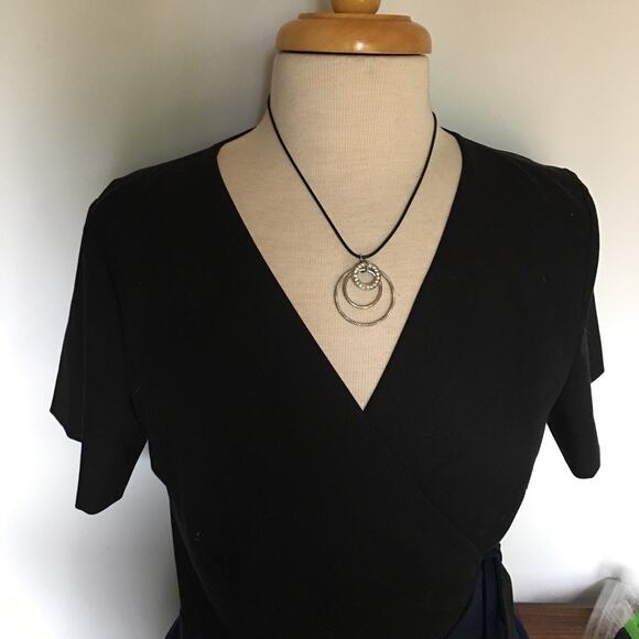 Twisted circles silver tone rhinestone pendant necklace - Picture 2 of 7